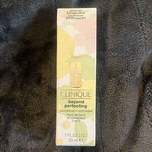 Clinique Beyond Perfecting Foundation + Concealer - CN 02 breeze